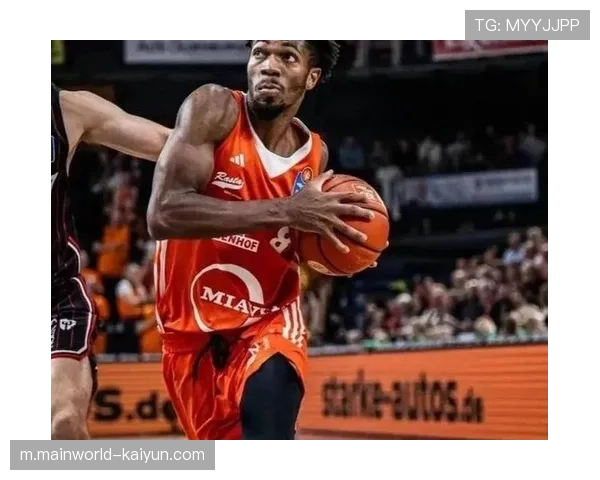 兰道夫21+4浙江外援 中距离跳投成主要得分手段